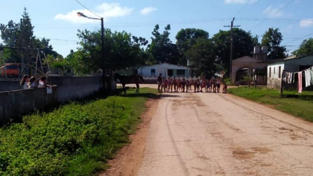 Madre cubana Es triste ver a tantos niños llorando por hambre y