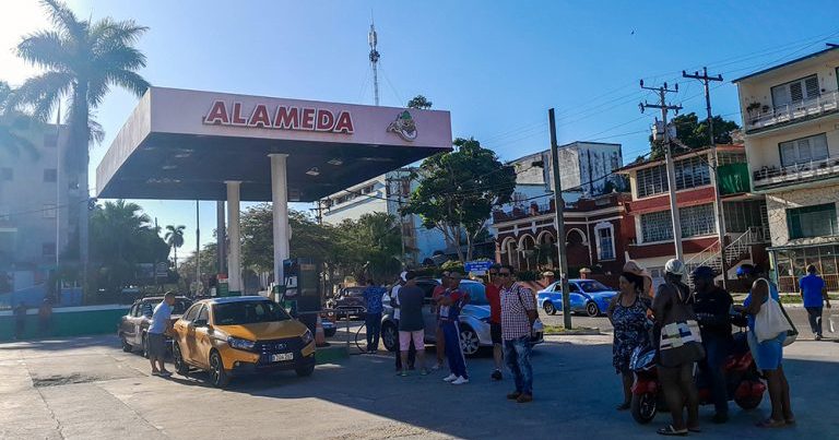 Gasoline sales begin at MLC in Cuba