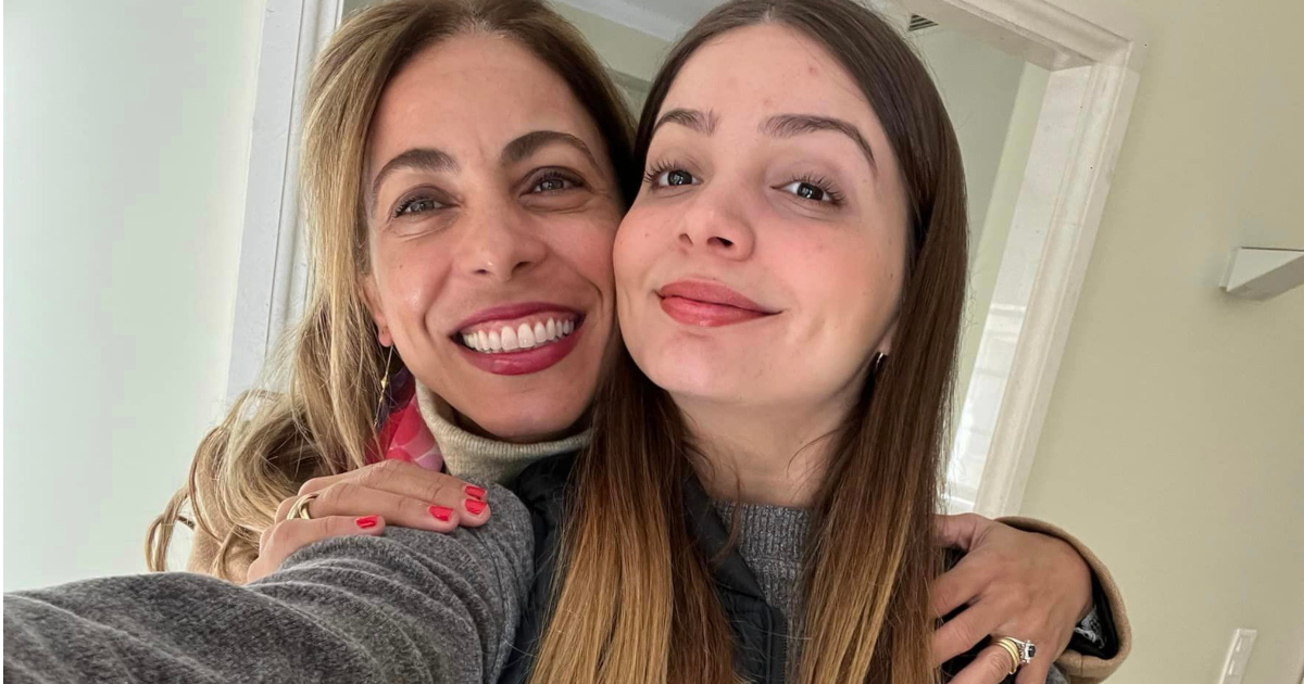 The former Cuban NTV presenter appears in Spain with her daughter