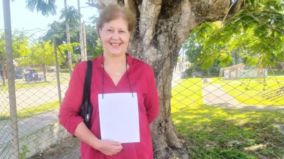 The regime tries Cuban intellectual Alena Barbara Lopez Hernandez on charges of “disobedience”